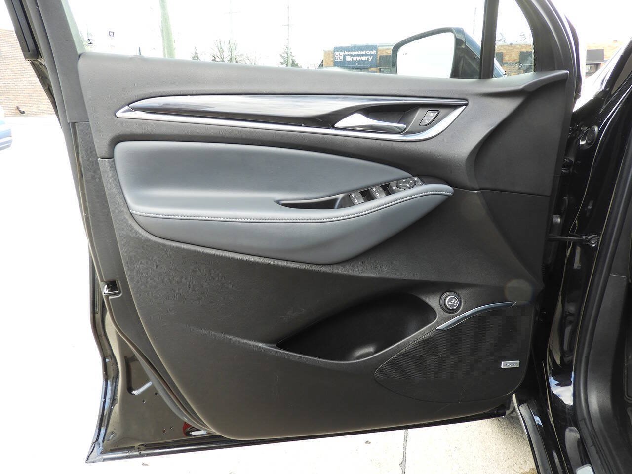 Used 2022 Buick Enclave Essence w/ Experience Buick Package FWD image 16