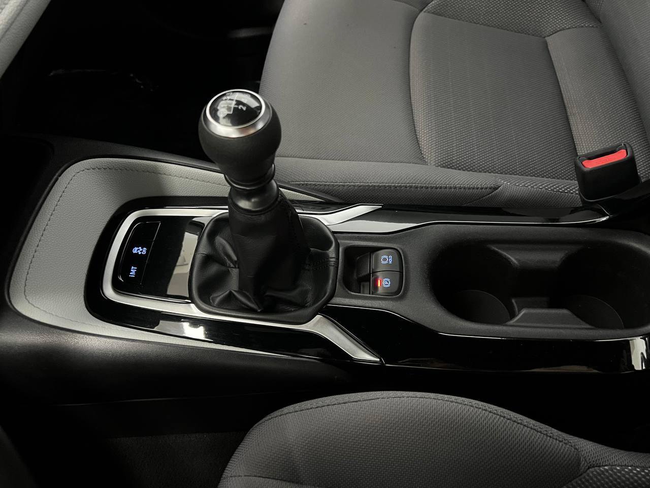 Used 2020 Toyota Corolla SE FWD image 20