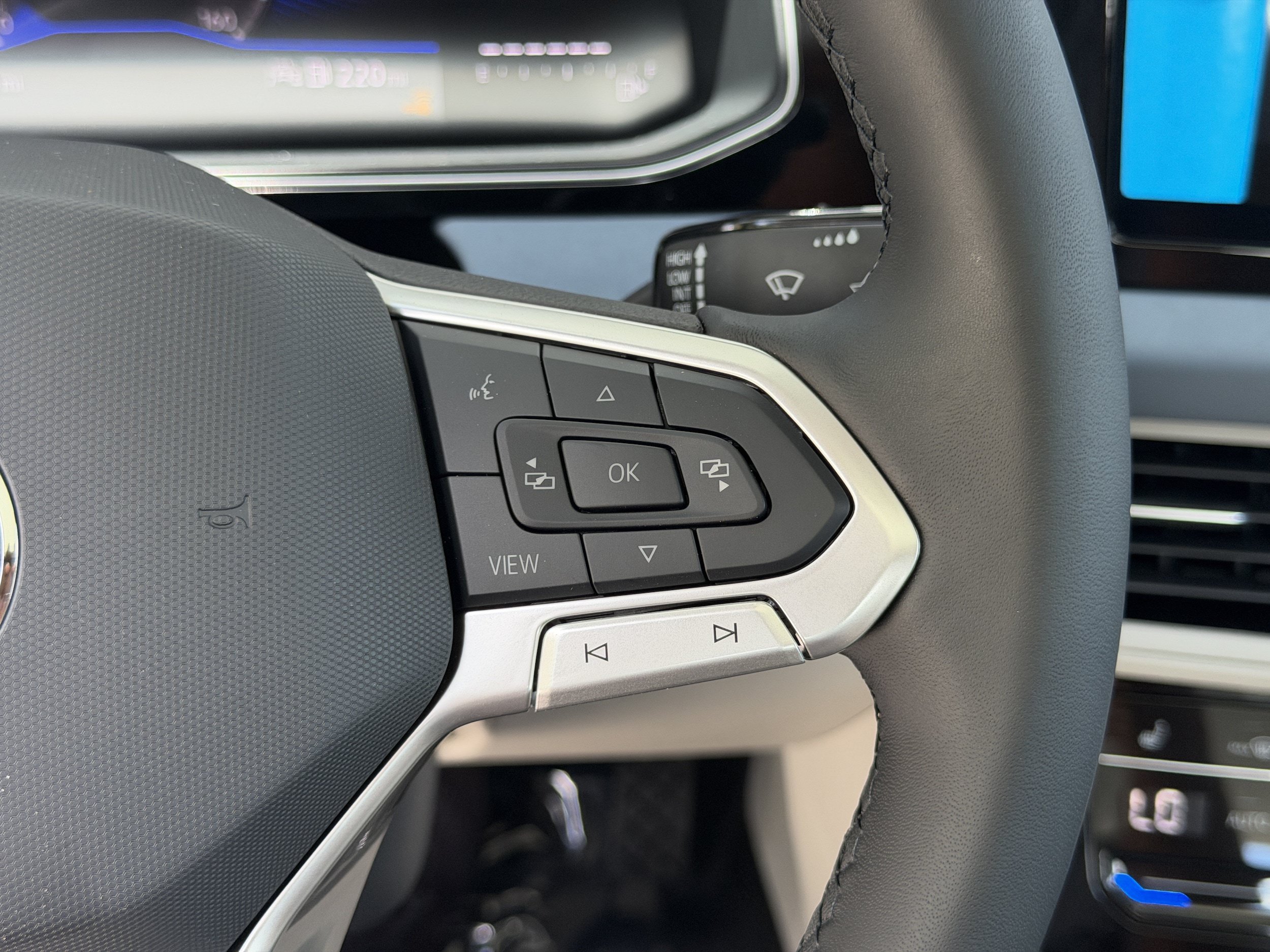New 2027 Volkswagen Jetta SE FWD image 31