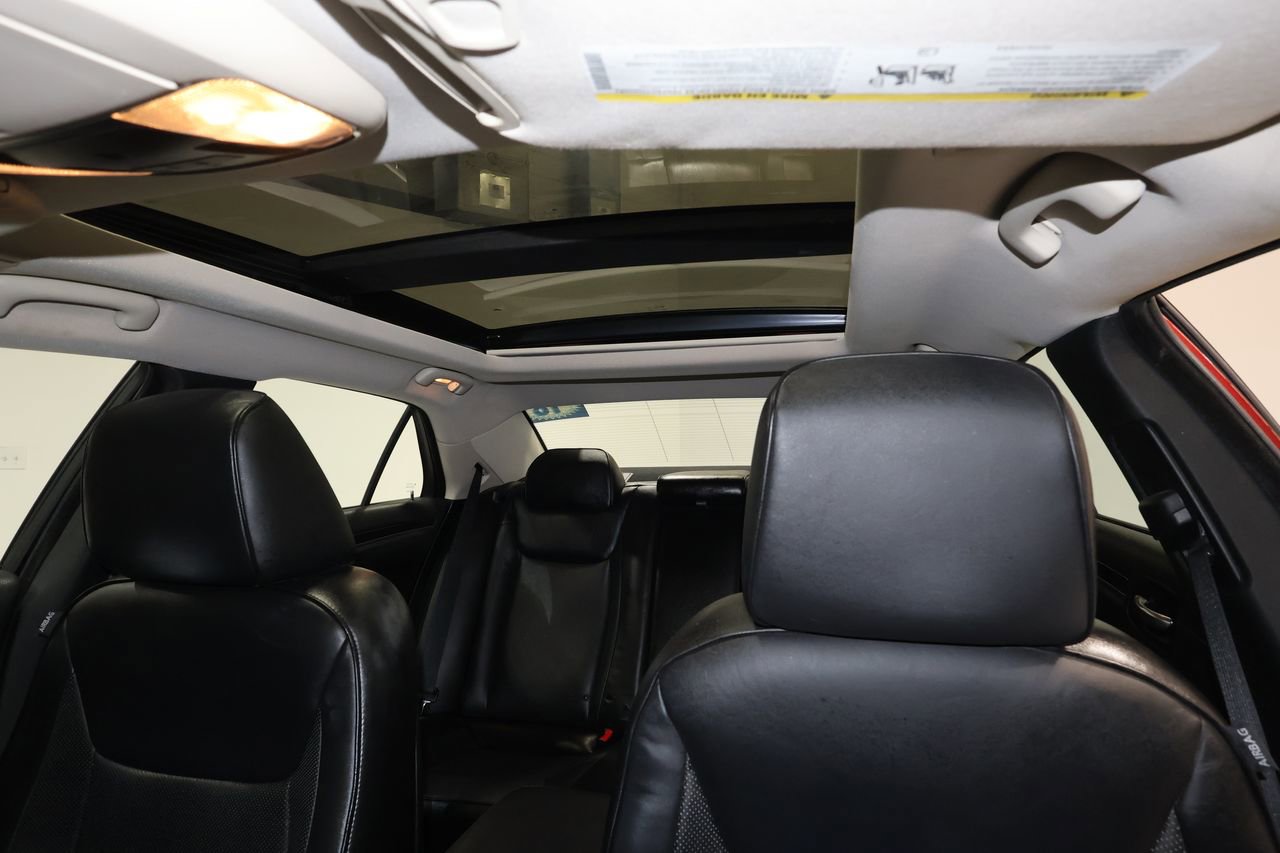 Used 2018 Chrysler 300 Limited w/ Safetytec Plus Group image 11