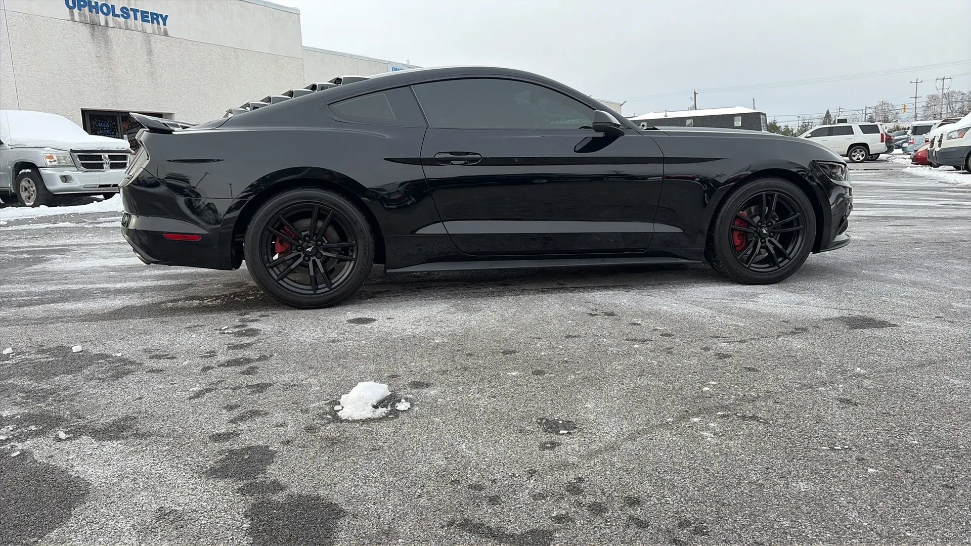 Used 2017 Ford Mustang Coupe image 6