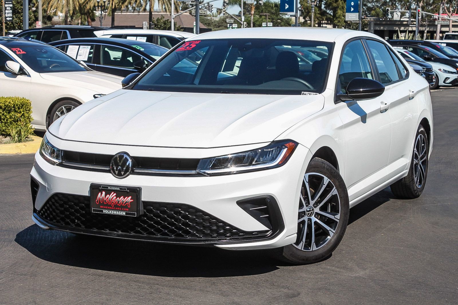 Used 2025 Volkswagen Jetta Sport FWD image 1