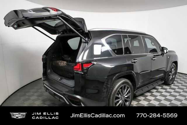 Used 2025 Lexus LX 700h F Sport AWD/4WD image 4