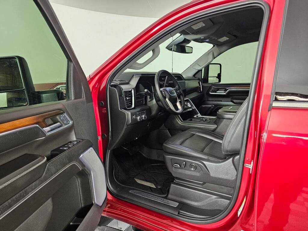 Used 2024 GMC Sierra 3500 Denali AWD/4WD image 14