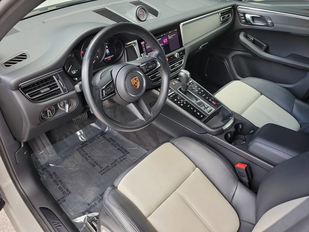 Certified 2024 Porsche Macan GTS AWD/4WD image 4