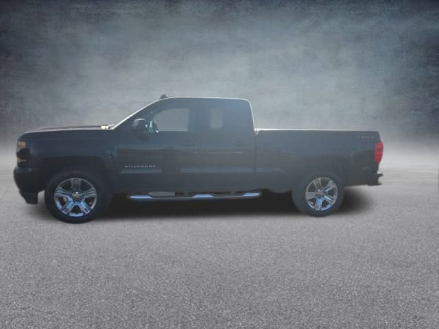 Used 2018 Chevrolet Silverado 1500 Custom w/ Custom Value Package image 8