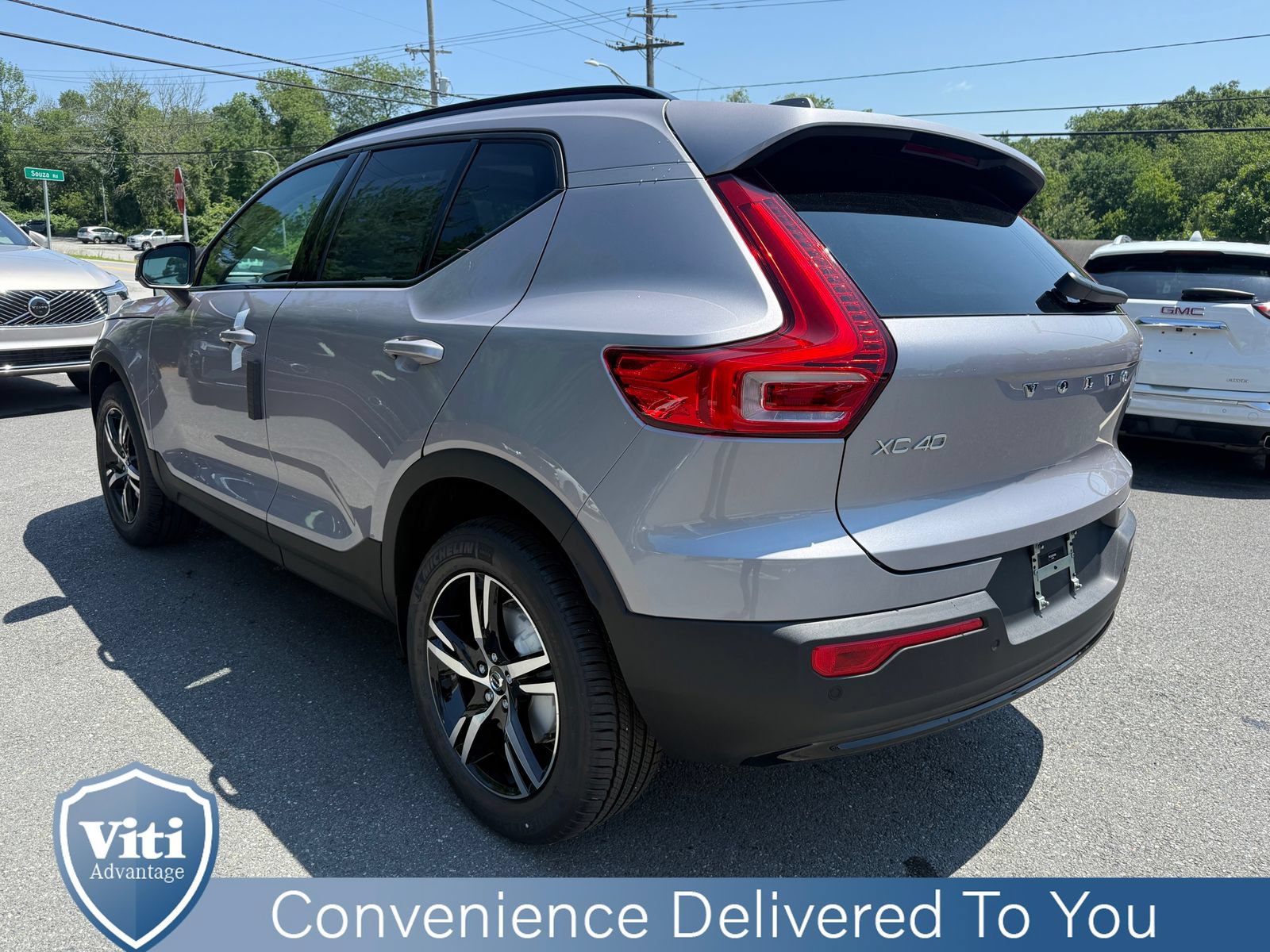 New 2026 Volvo XC40 B5 Core w/ Protection Package Premier AWD/4WD image 6