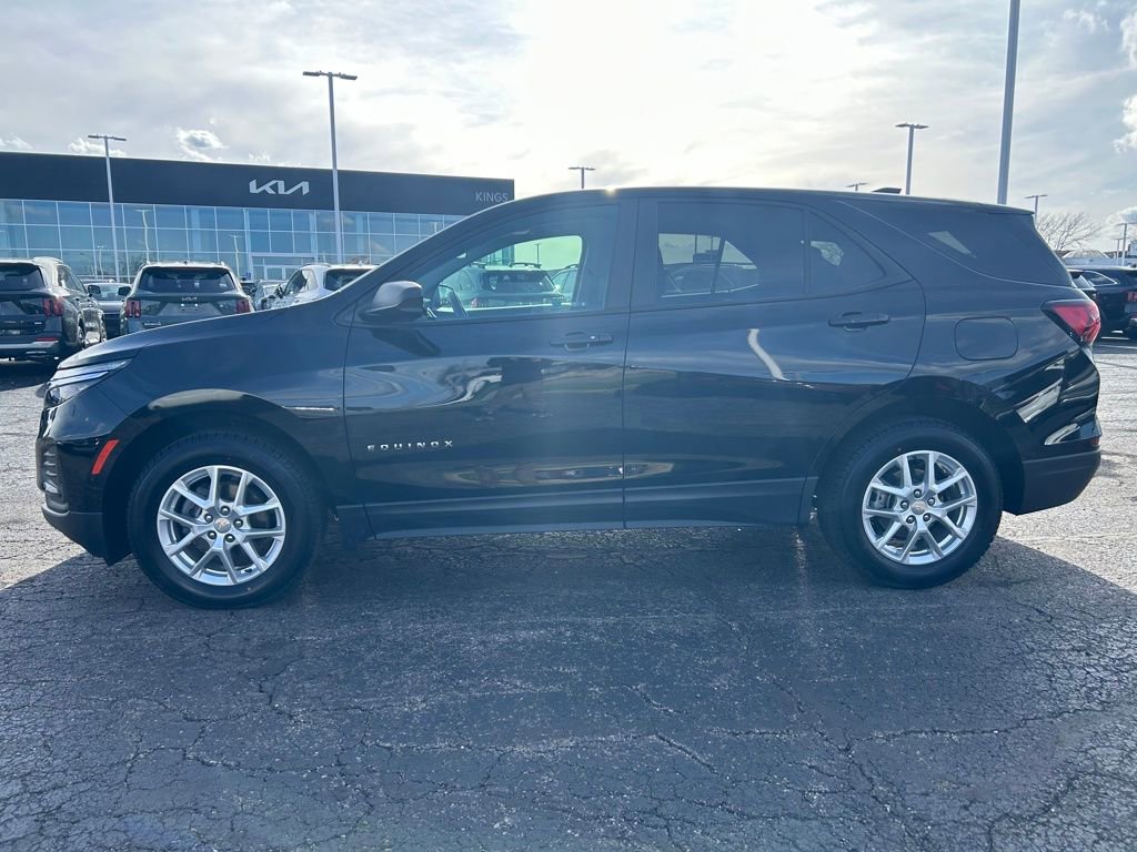 Used 2024 Chevrolet Equinox LS w/ LS Convenience Package AWD/4WD image 4