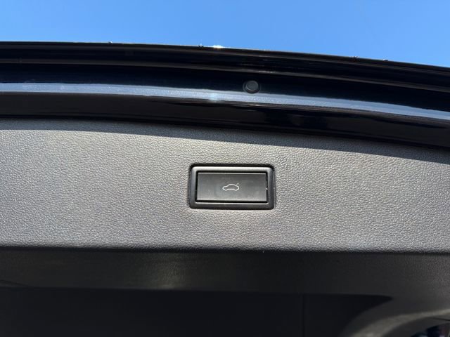 Used 2020 Volkswagen Tiguan SEL Premium R-Line image 36