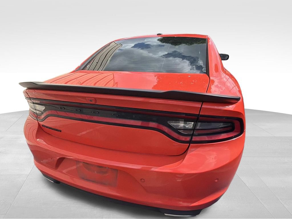 Used 2020 Dodge Charger SXT w/ Blacktop Package RWD image 4