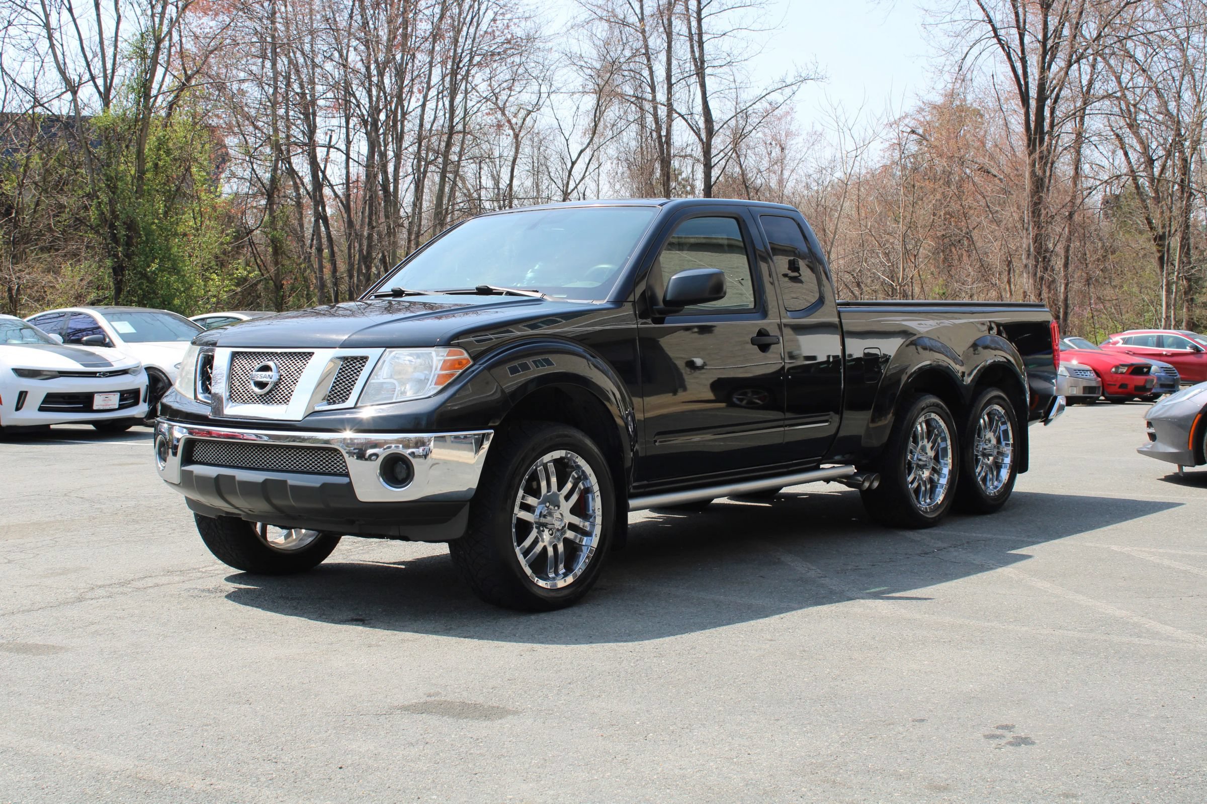 Used 2010 Nissan Frontier SE w/ SE Value Truck Pkg RWD image 3
