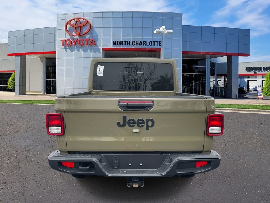 Used 2025 Jeep Gladiator Sport image 9