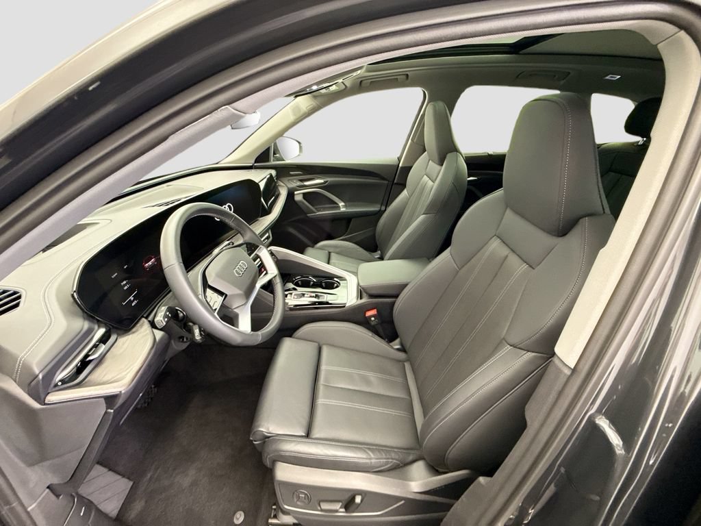 Used 2025 Audi Q5 Premium Plus w/ Premium Plus AWD/4WD image 18