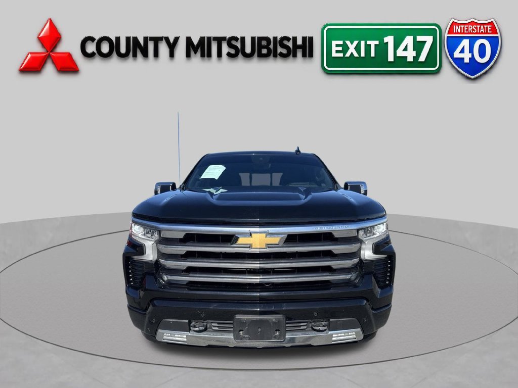 Used 2024 Chevrolet Silverado 1500 High Country w/ Technology Package AWD/4WD image 2