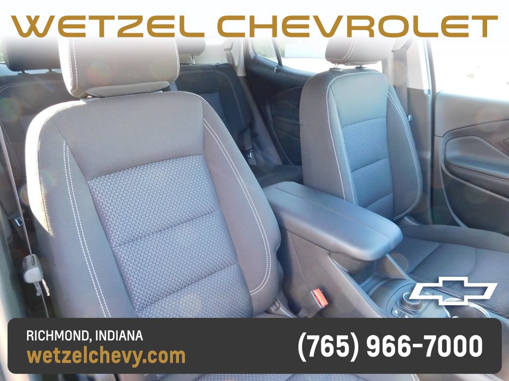 Used 2023 GMC Terrain SLE w/ Driver Convenience Package FWD image 19