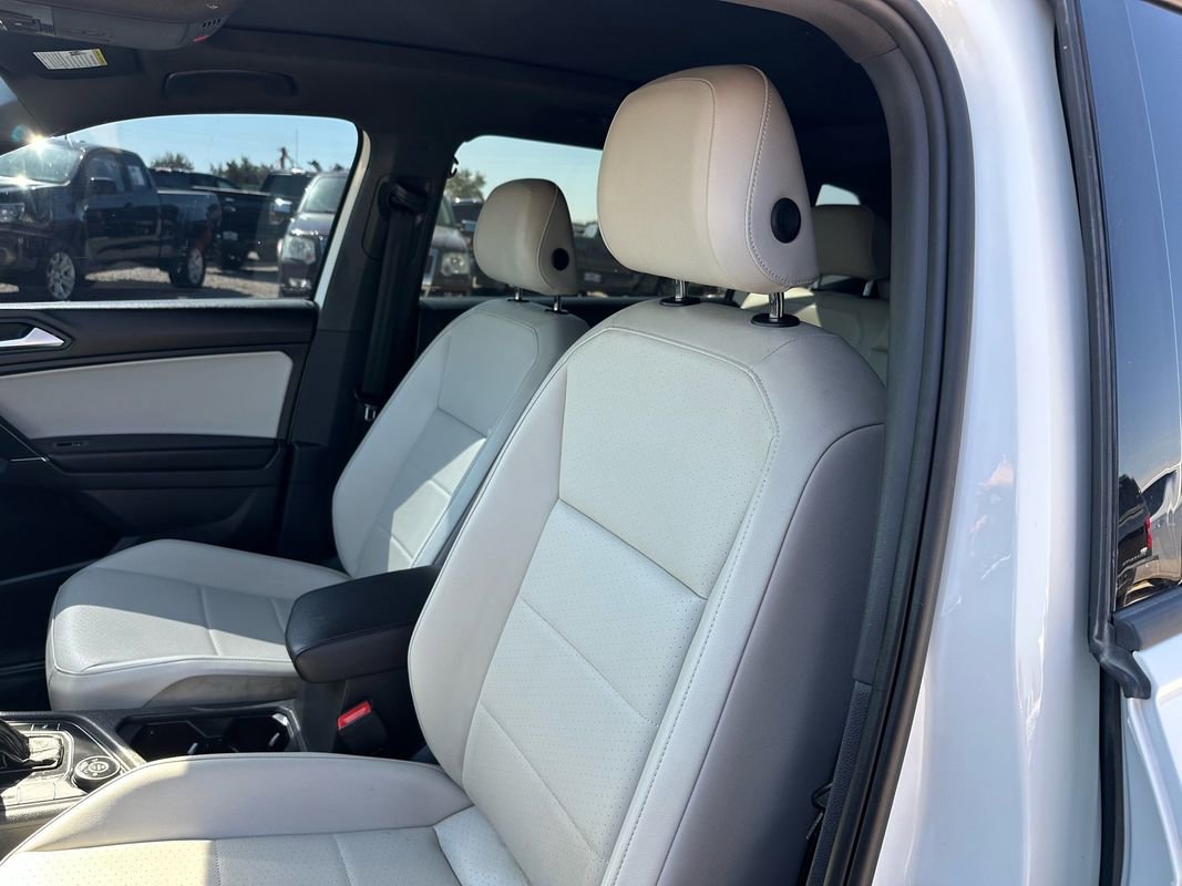 Used 2020 Volkswagen Tiguan SE R-Line w/ 3rd Row Seat Package image 37