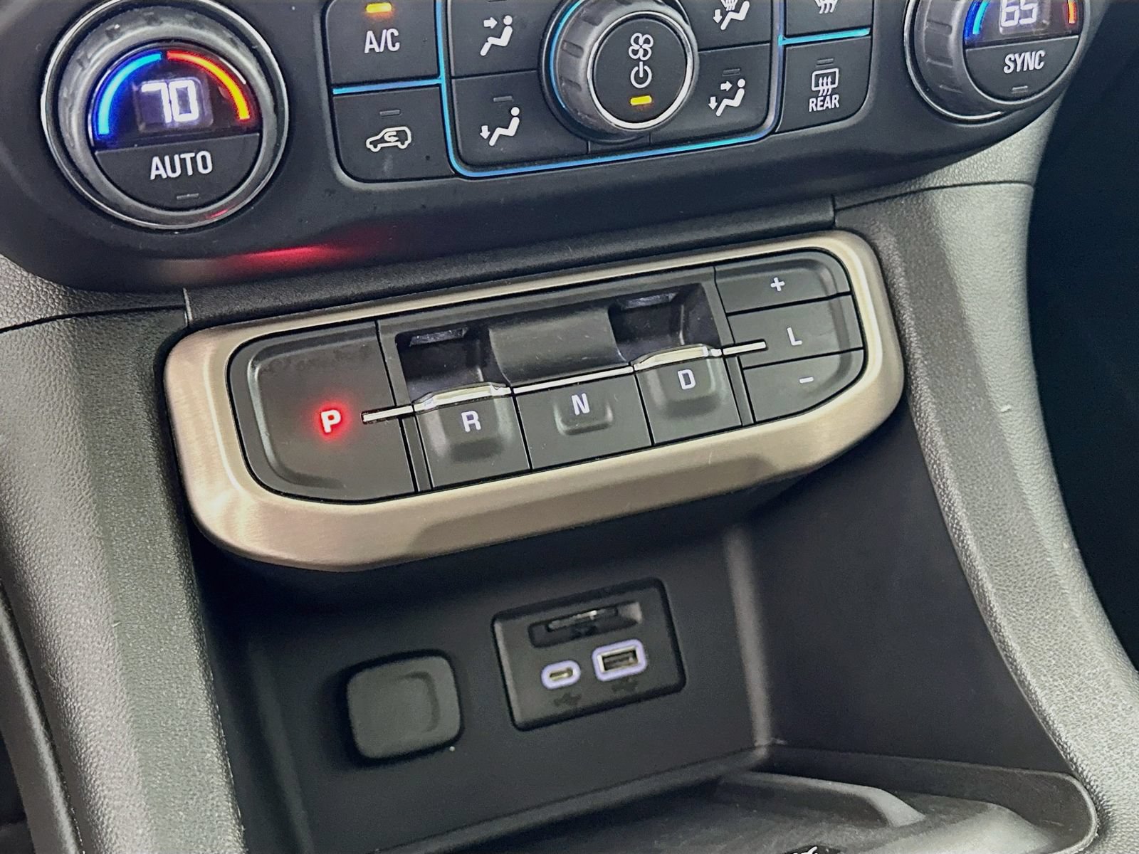 Used 2020 GMC Acadia Denali FWD image 28