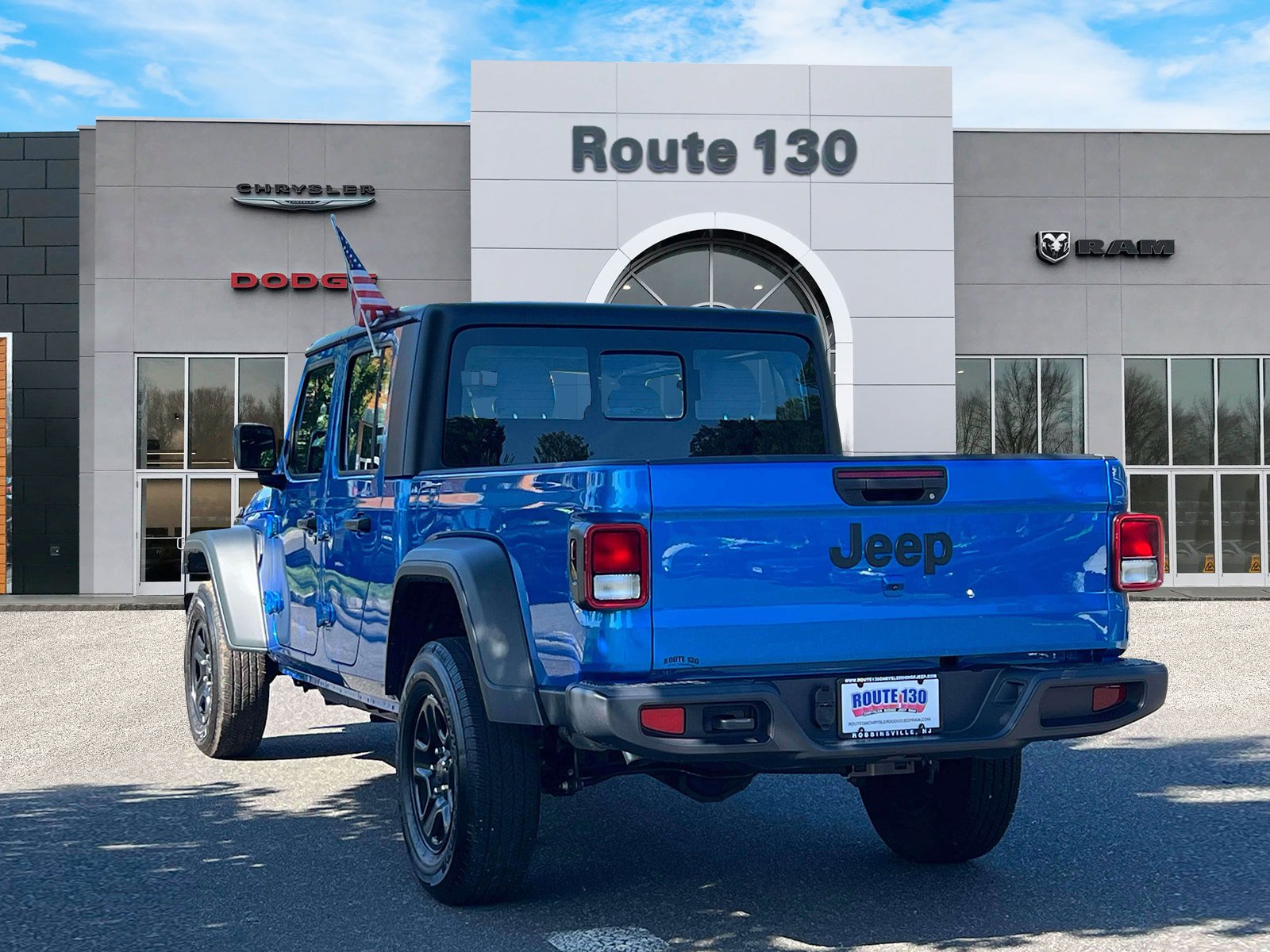 Used 2025 Jeep Gladiator Sport AWD/4WD image 3