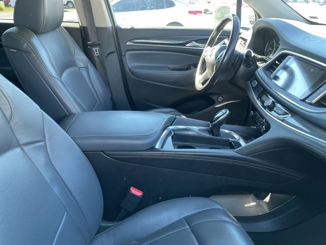 Used 2020 Buick Enclave Essence image 11