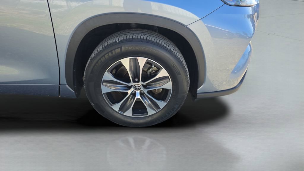 Used 2023 Toyota Highlander XLE image 34