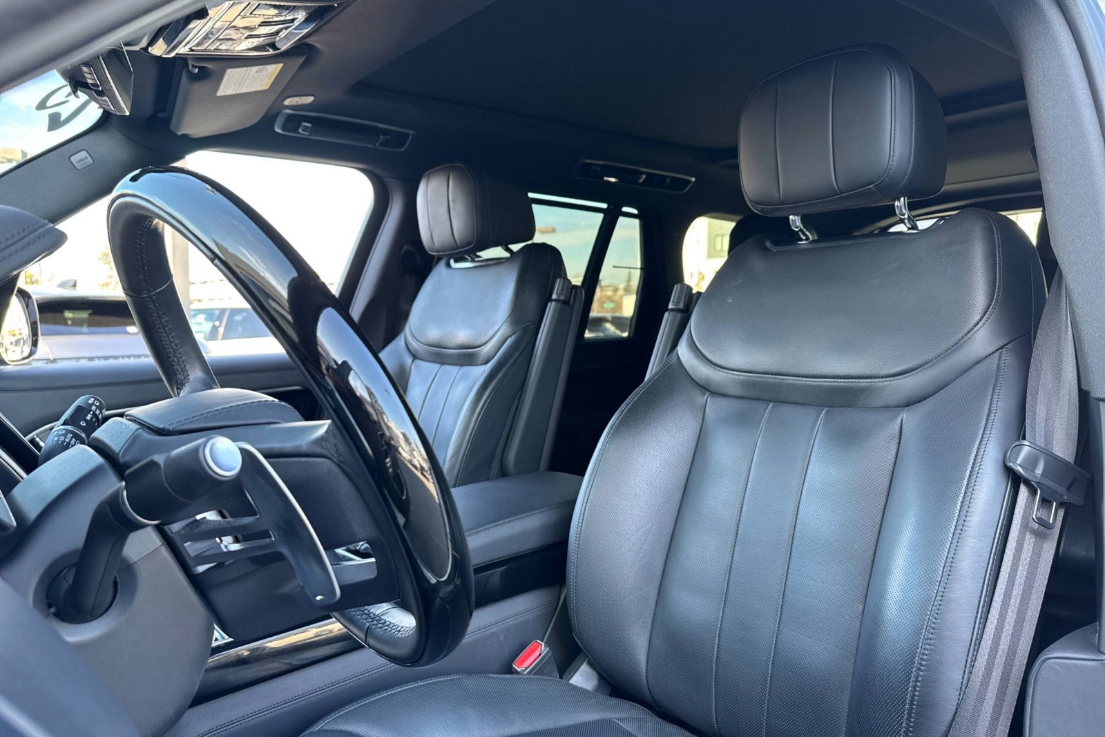 Certified 2023 Land Rover Range Rover SE image 6