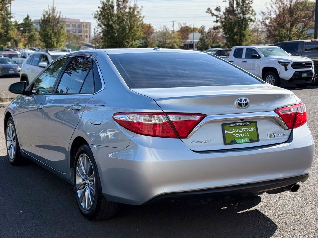 Used 2016 Toyota Camry XLE w/ Moonroof Package FWD image 3