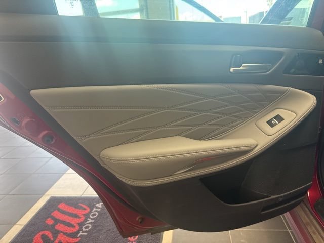 Certified 2021 Toyota Avalon Limited w/ Advanced Safety Package FWD image 12
