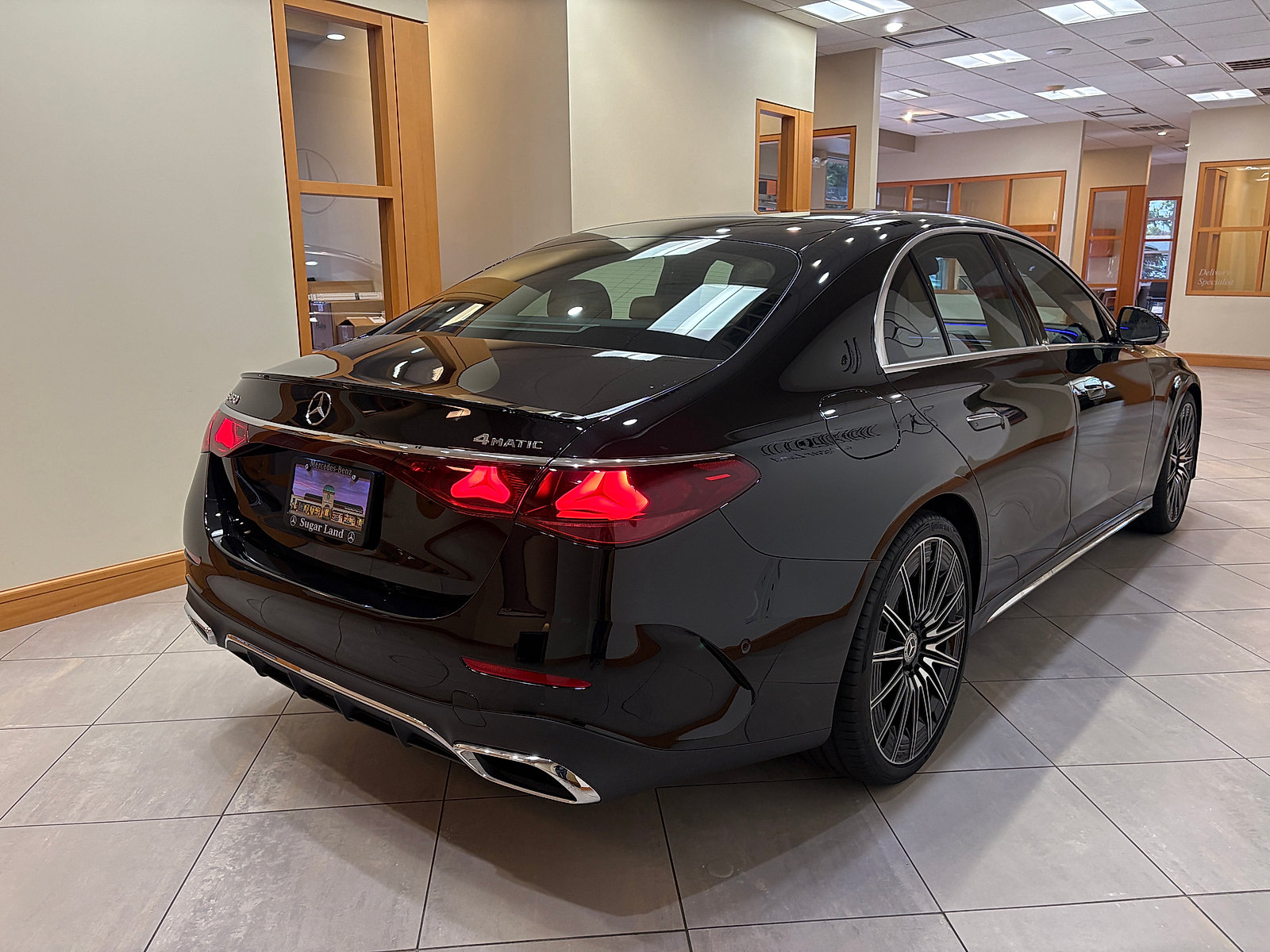 New 2027 Mercedes-Benz E 450 4MATIC Sedan image 5