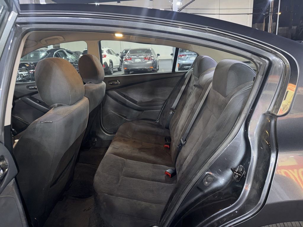 Used 2010 Nissan Altima Hybrid Sedan image 12