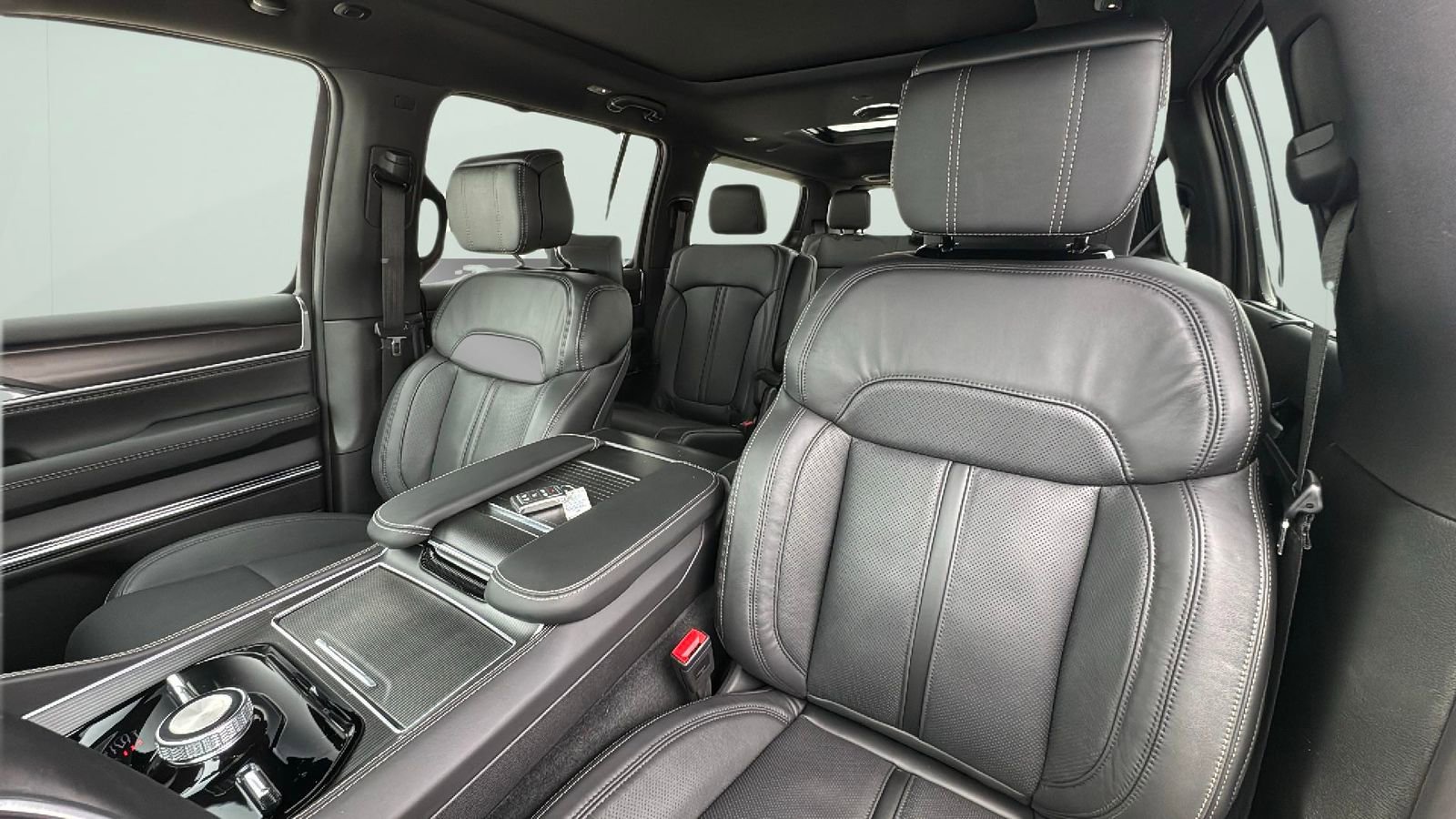 New 2026 Jeep Grand Wagoneer Summit image 17