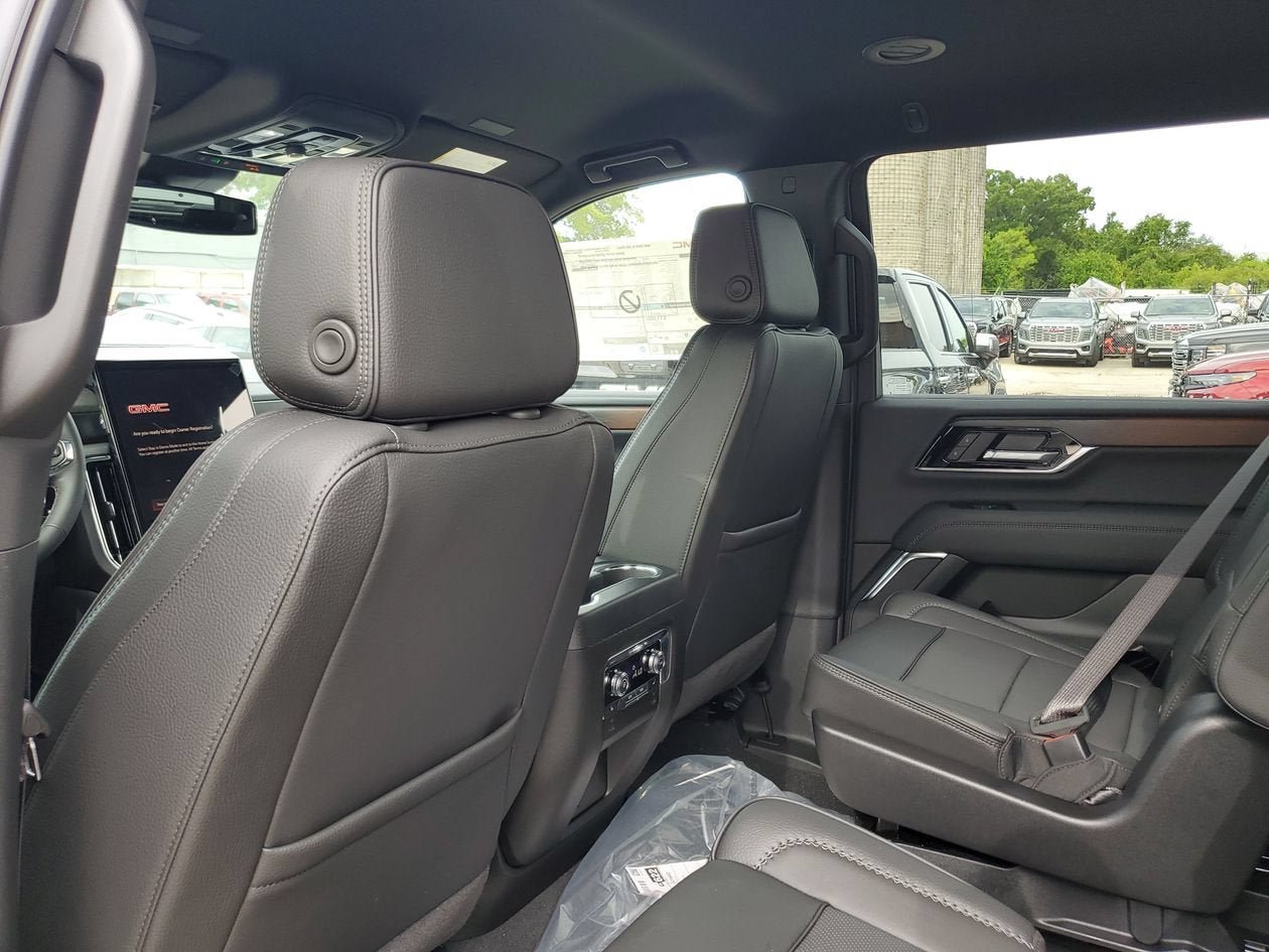 New 2026 GMC Yukon XL Denali RWD image 10