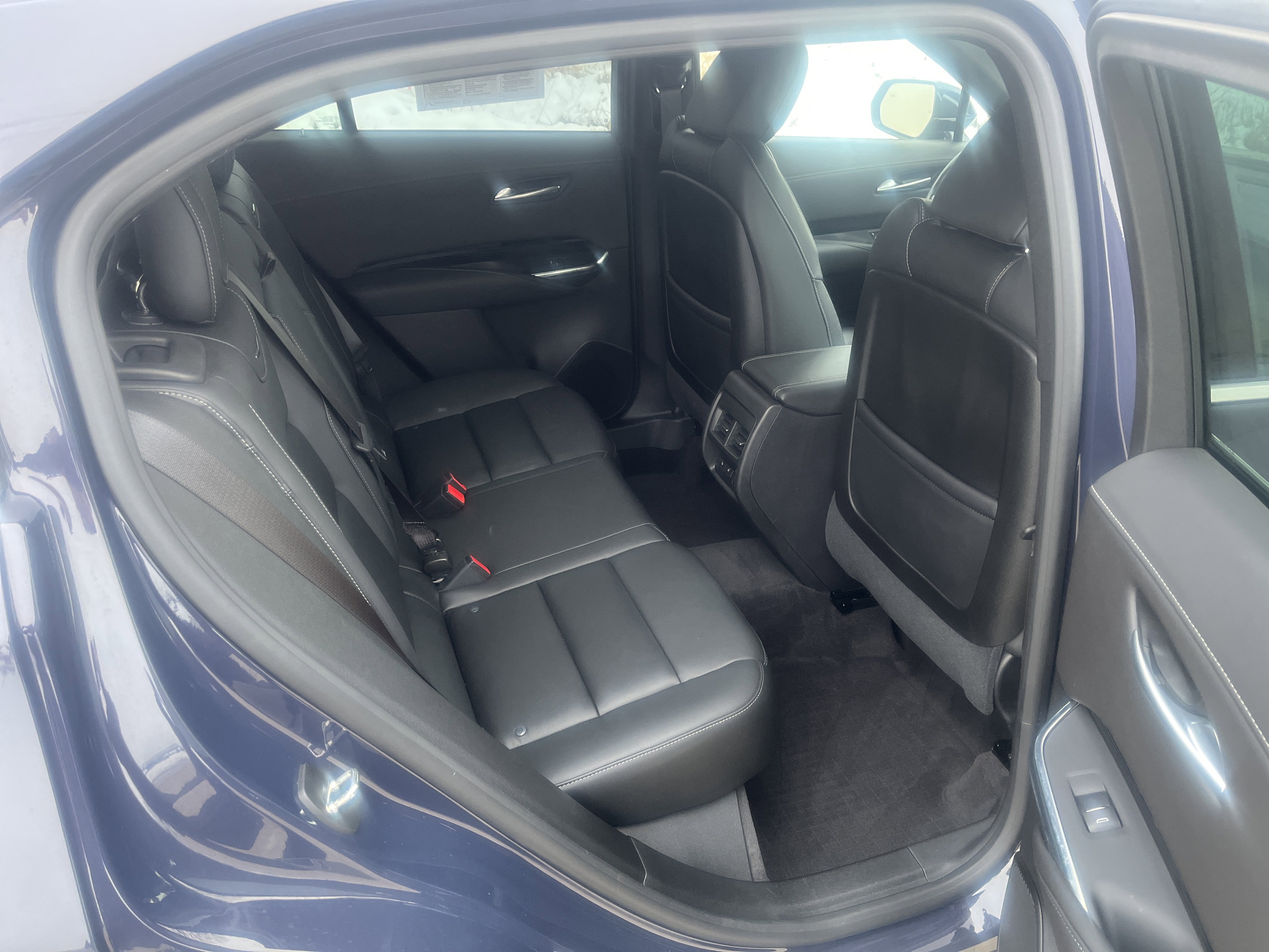 Used 2024 Cadillac XT4 Luxury w/ Cold Weather Package image 14