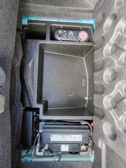 Used 2017 Dodge Challenger R/T Scat Pack w/ Leather Interior Group RWD image 61