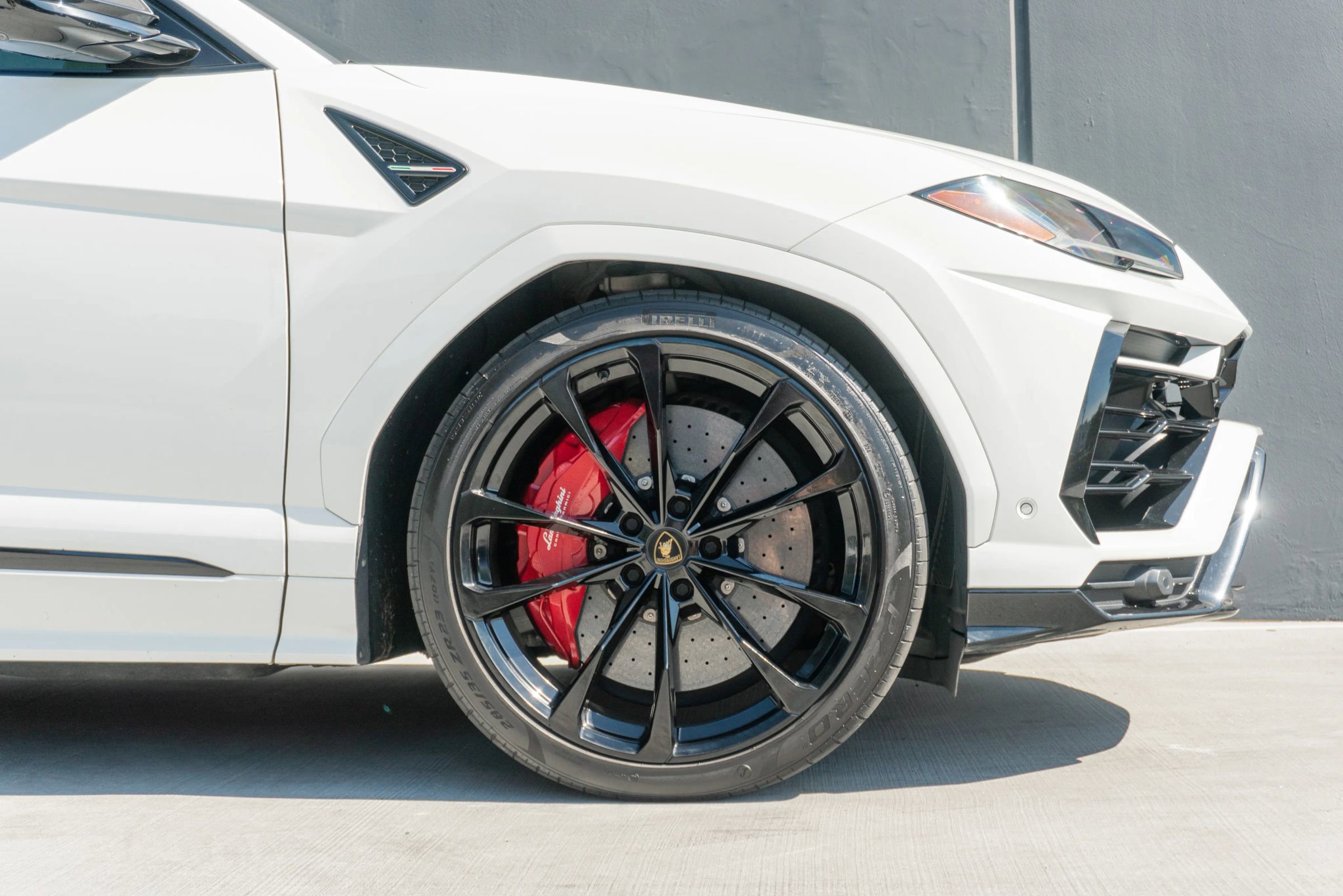 Used 2021 Lamborghini Urus image 36