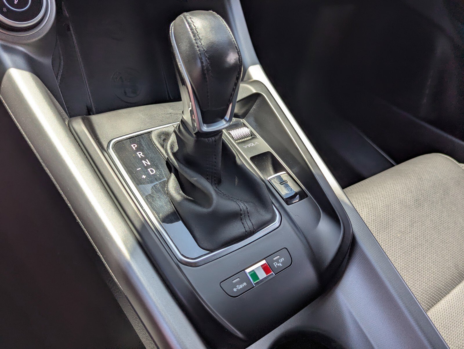 Used 2024 Alfa Romeo Tonale Veloce w/ Active Assist Package AWD/4WD image 32