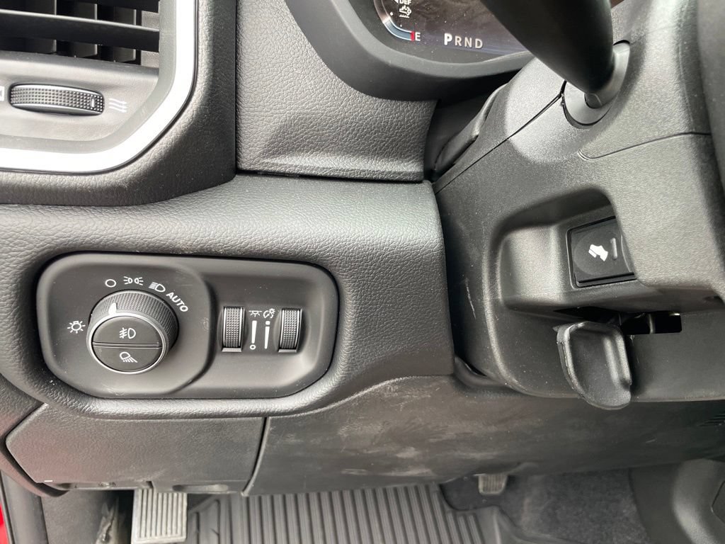 New 2026 RAM 2500 Laramie AWD/4WD image 16