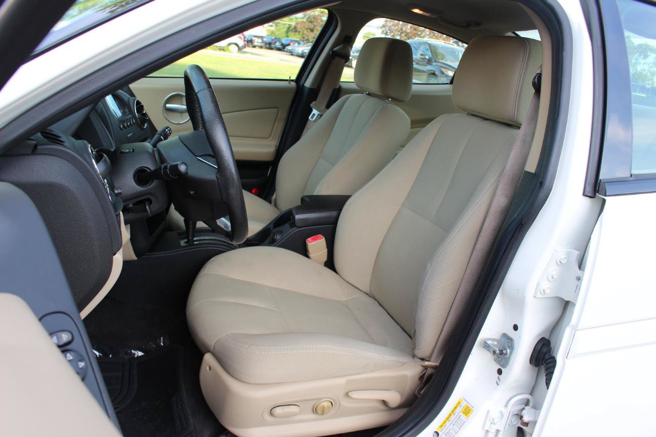 Used 2008 Pontiac Grand Prix w/ Preferred Package FWD image 16