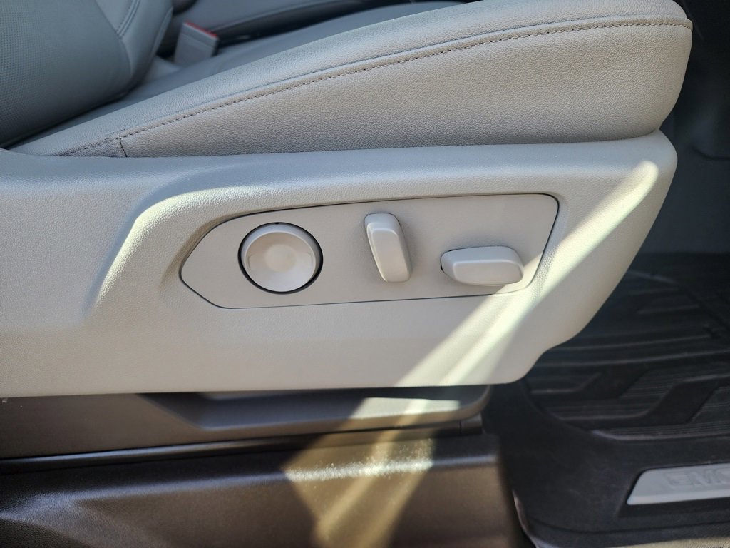 Used 2025 GMC Sierra 2500 SLT image 51