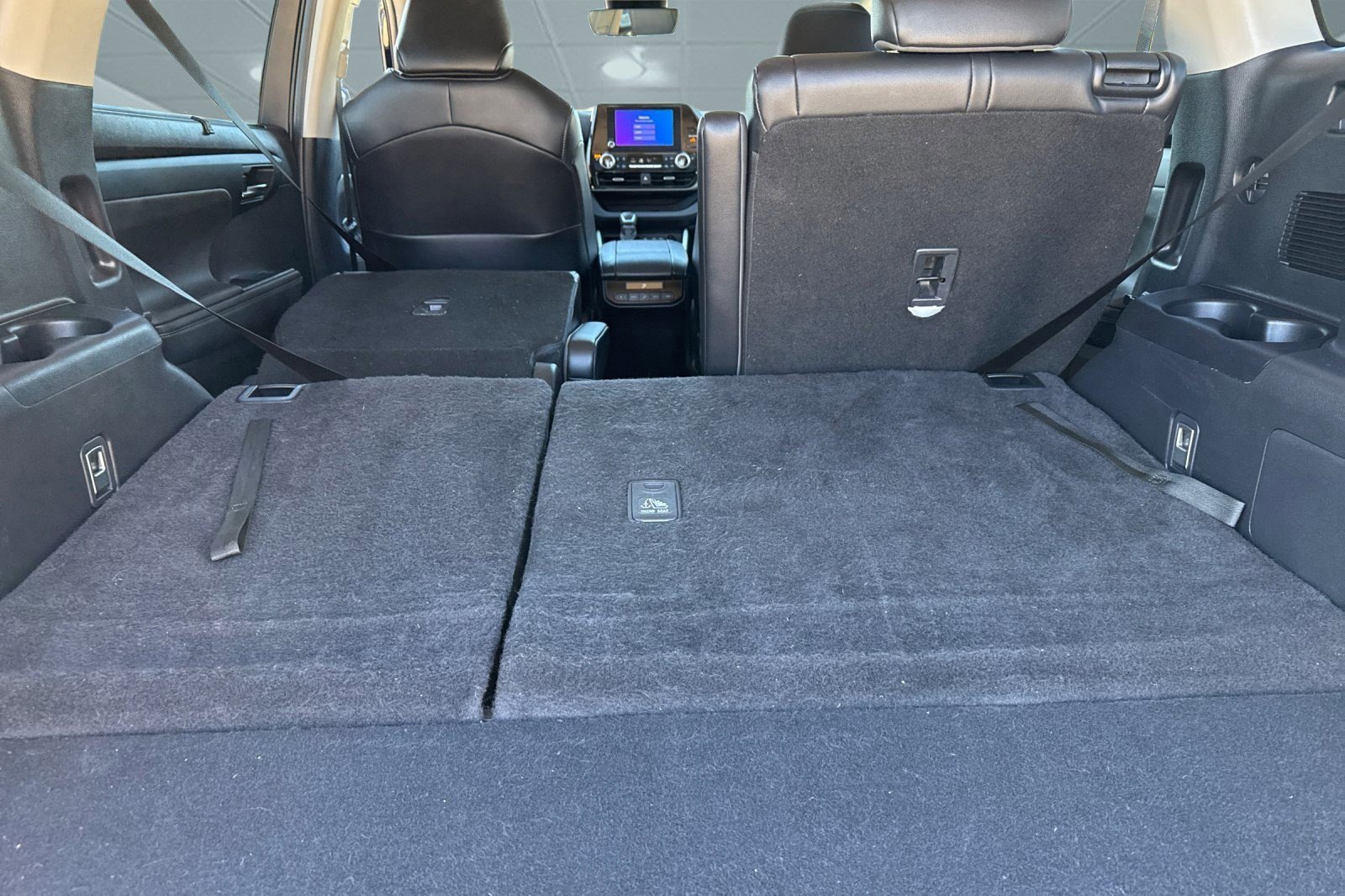 Used 2024 Toyota Highlander XLE image 33
