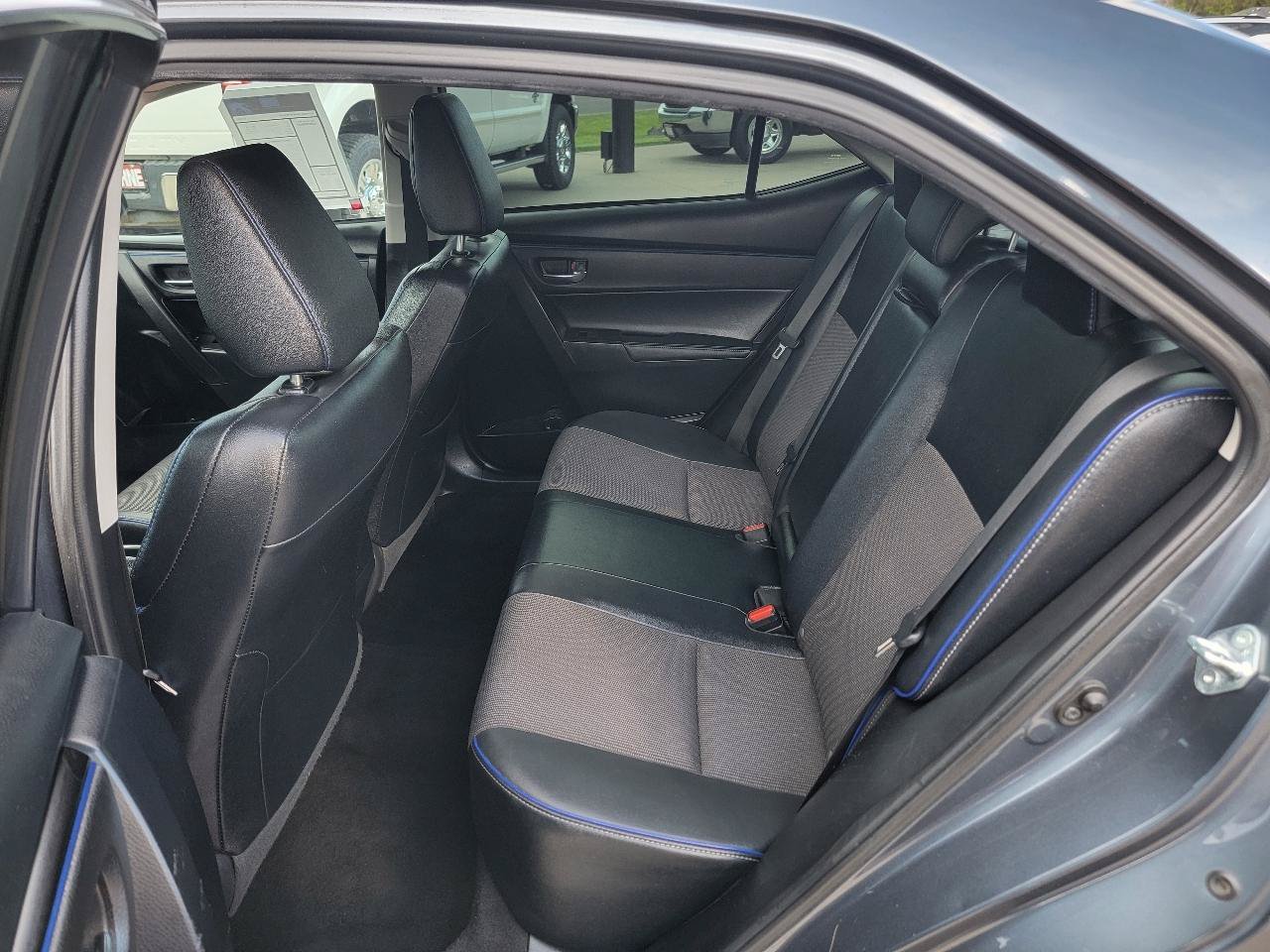 Used 2017 Toyota Corolla SE w/ Carpet Mat Package (TMS) FWD image 10