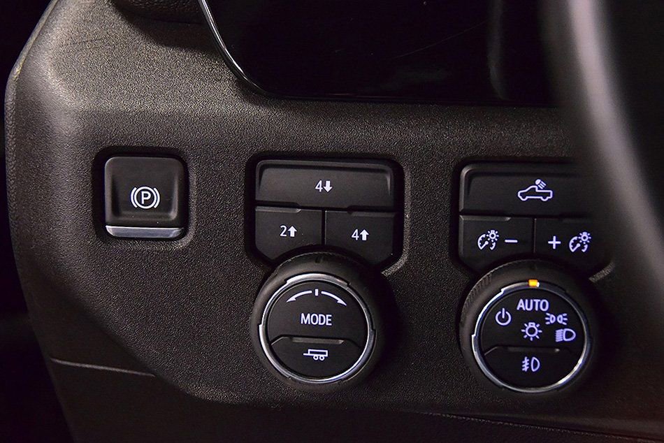 Used 2025 Chevrolet Silverado 2500 LT w/ Convenience Package image 19