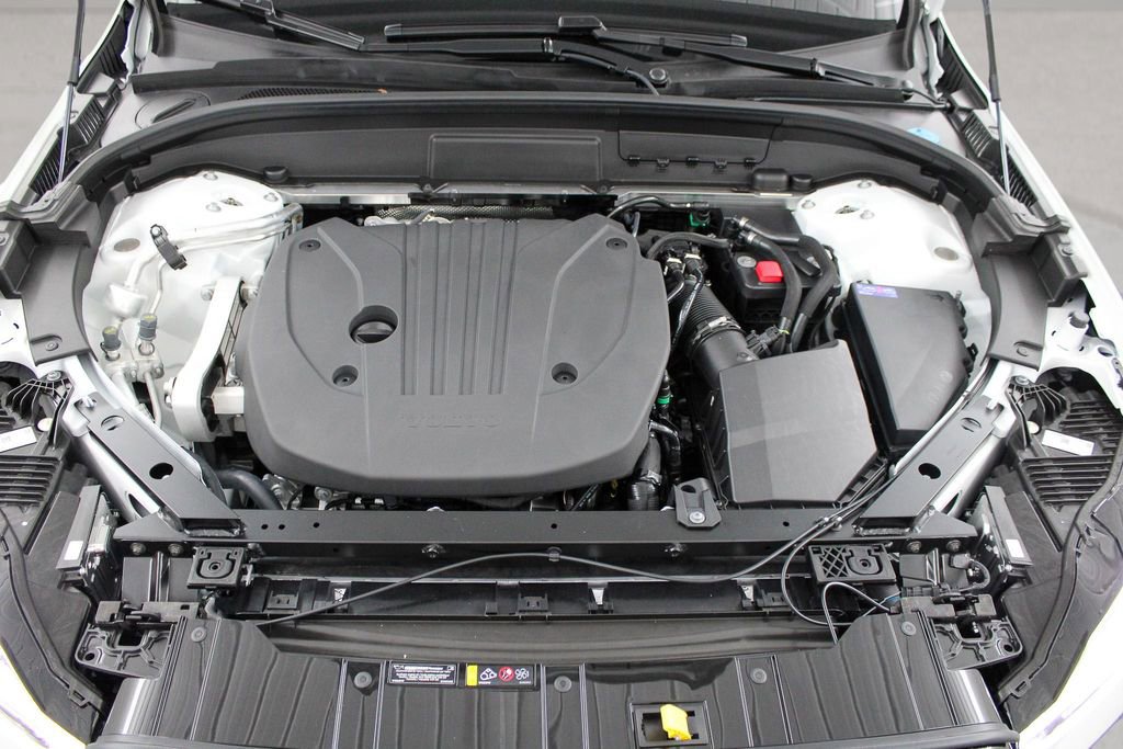 New 2026 Volvo XC60 B5 Plus w/ Protection Package Premier AWD/4WD image 15