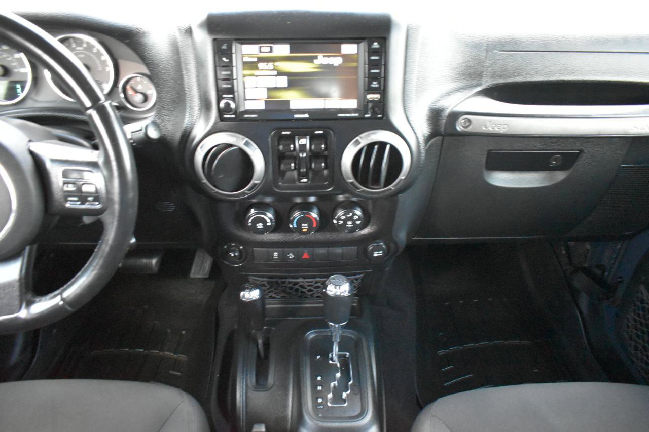 Used 2018 Jeep Wrangler Unlimited Sport S AWD/4WD image 19