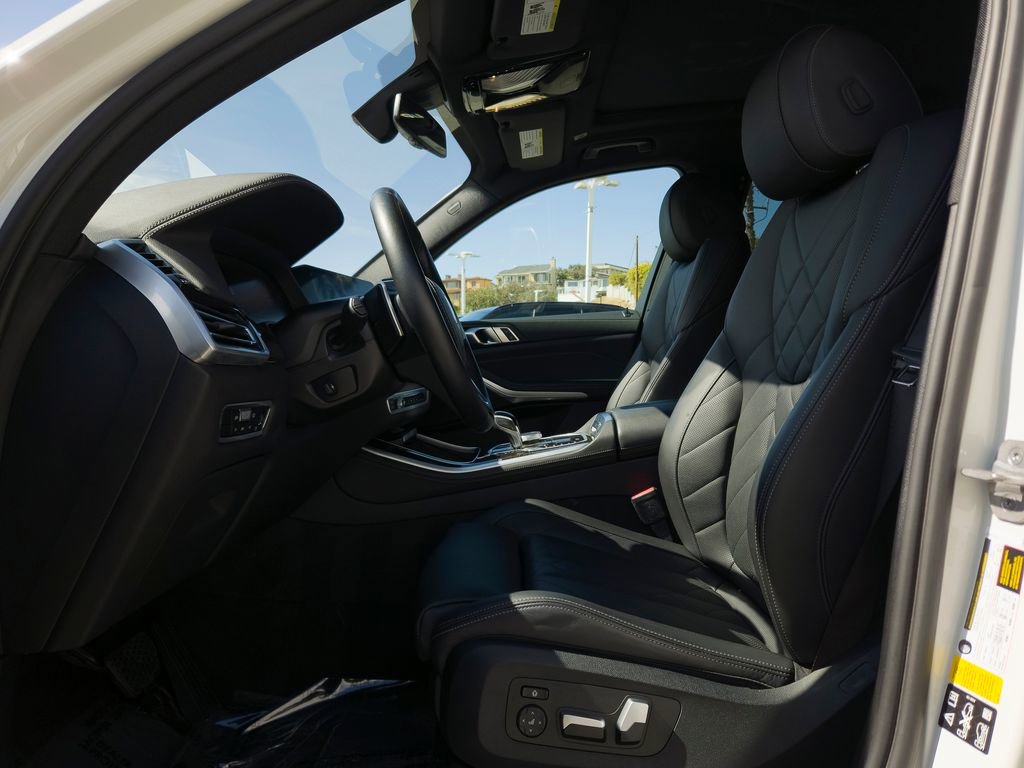 Used 2023 BMW X5 xDrive40i w/ Climate Comfort Package image 8