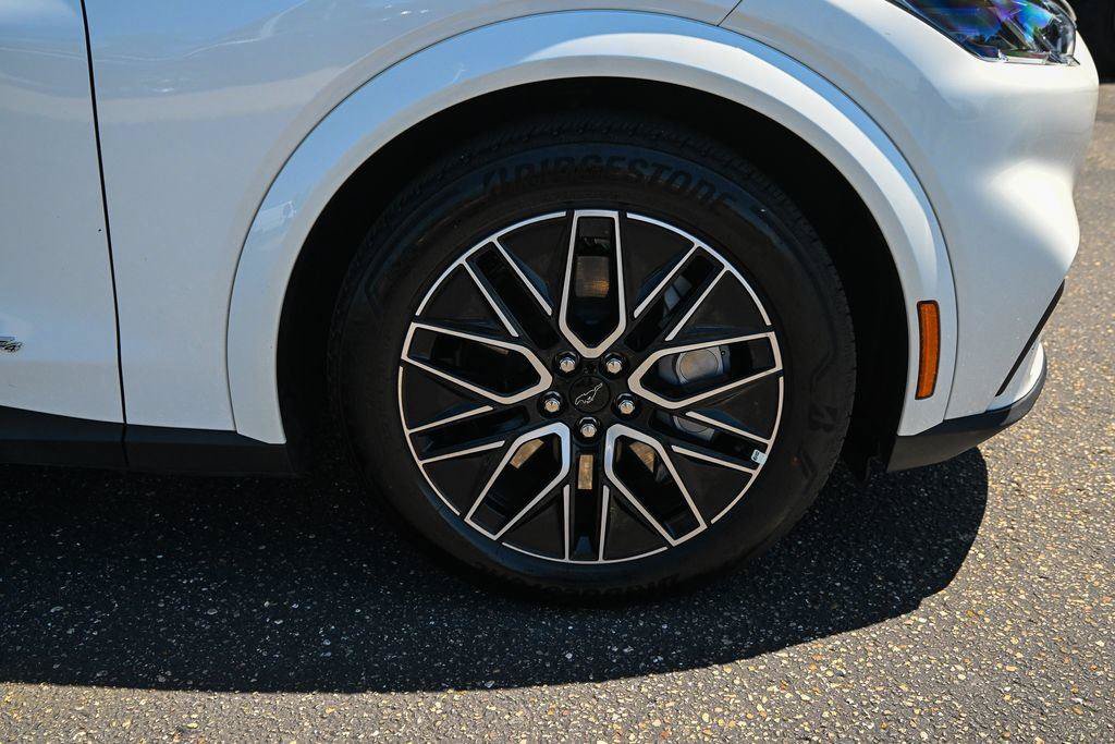 Certified 2025 Ford Mustang Mach-E Premium AWD/4WD image 15
