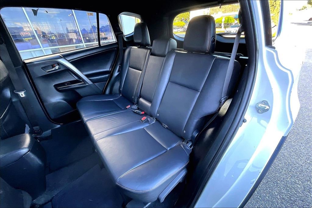 Used 2018 Toyota RAV4 SE w/ Advanced Technology Package image 22