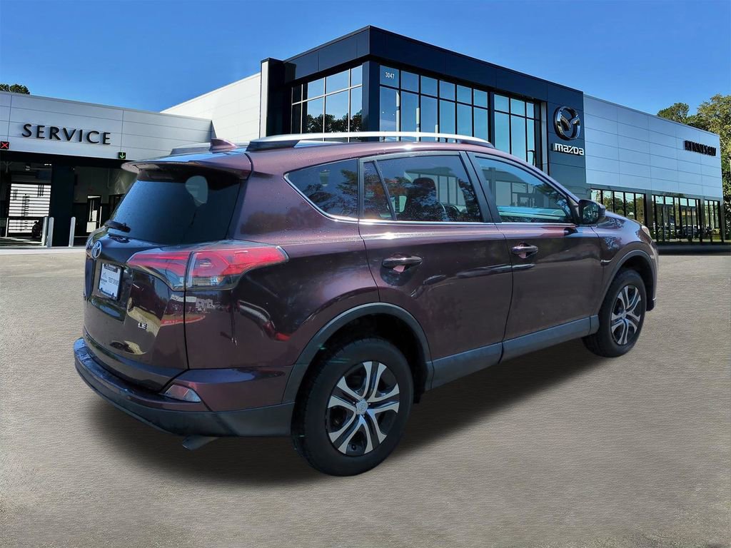 Used 2018 Toyota RAV4 LE image 4