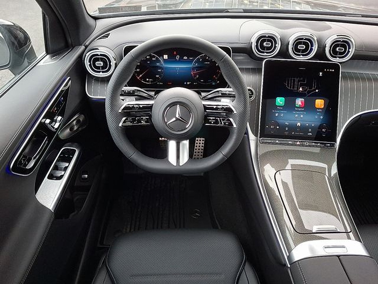 Used 2026 Mercedes-Benz GLC 300 4MATIC image 9