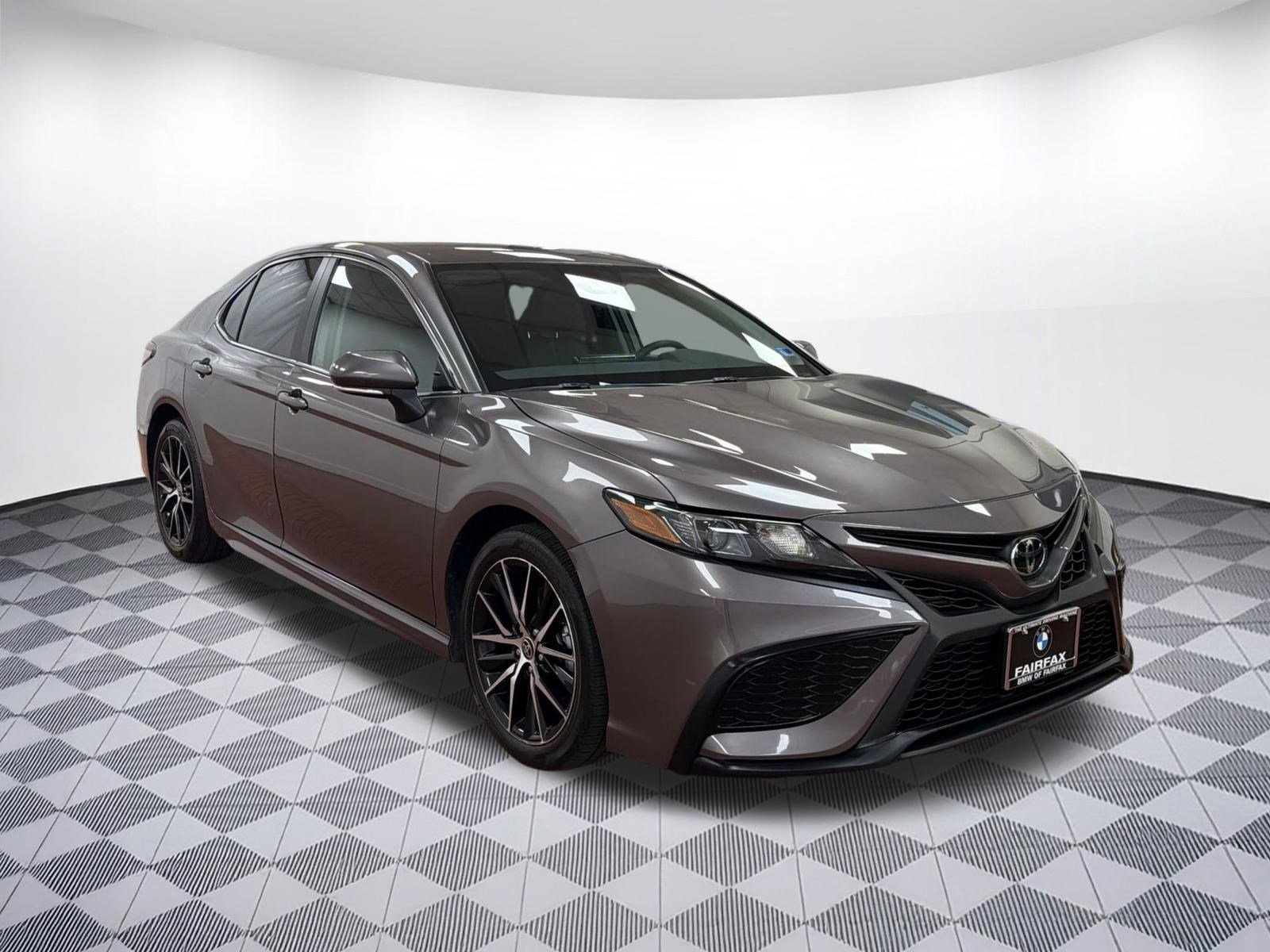 Used 2024 Toyota Camry SE AWD/4WD image 7