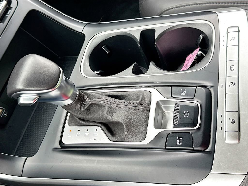 Used 2023 Kia Carnival LX image 21